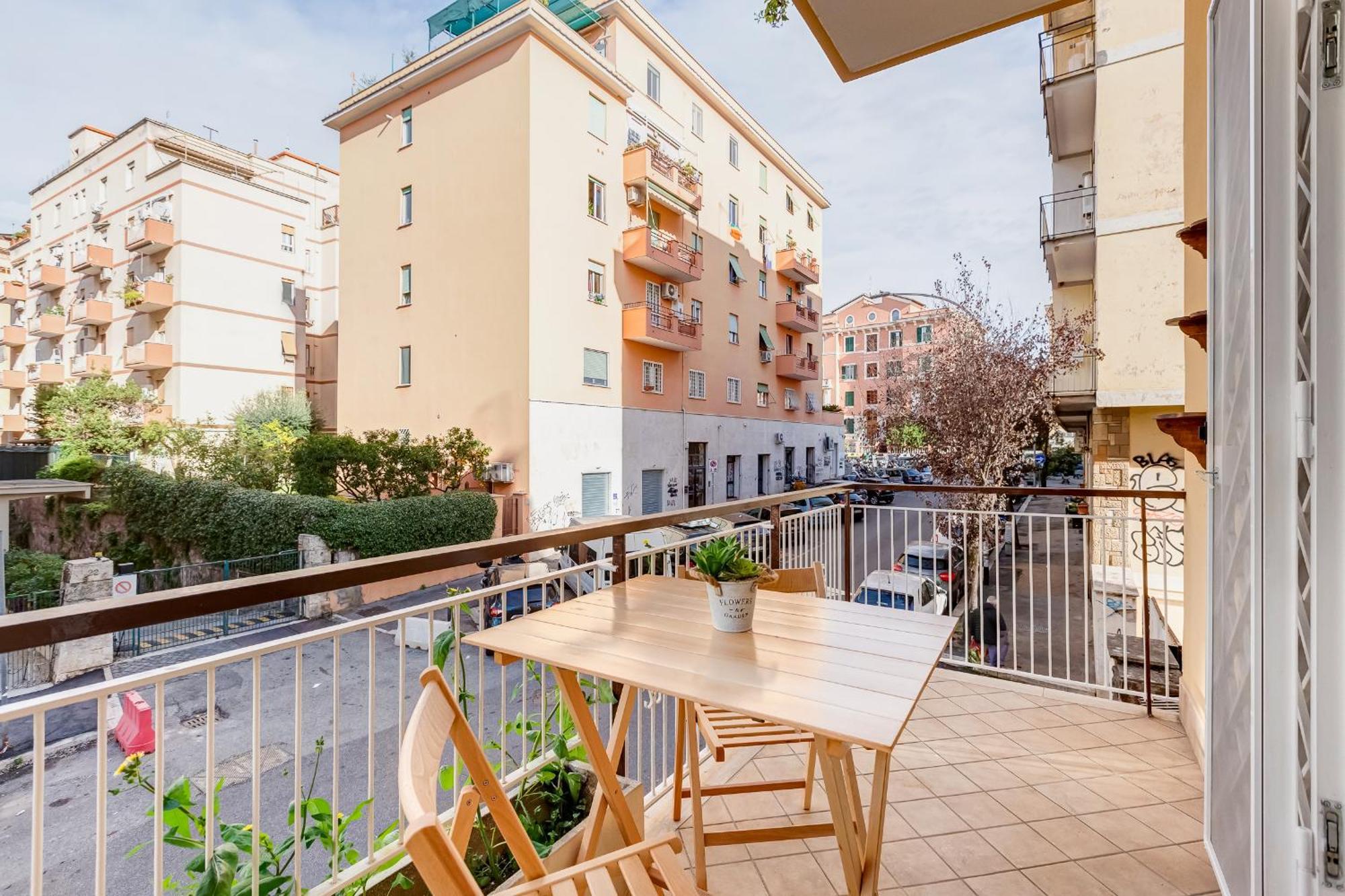 Cozy 2-bedroom Flat With Balcony In Monteverde Appartamento Roma