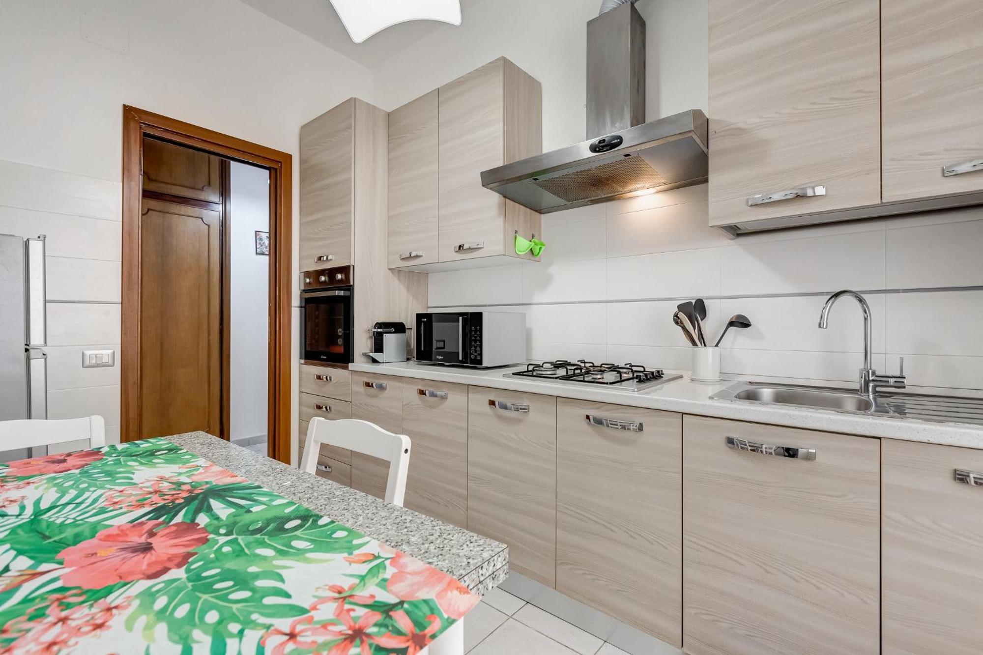 Cozy 2-bedroom Flat With Balcony In Monteverde Appartamento