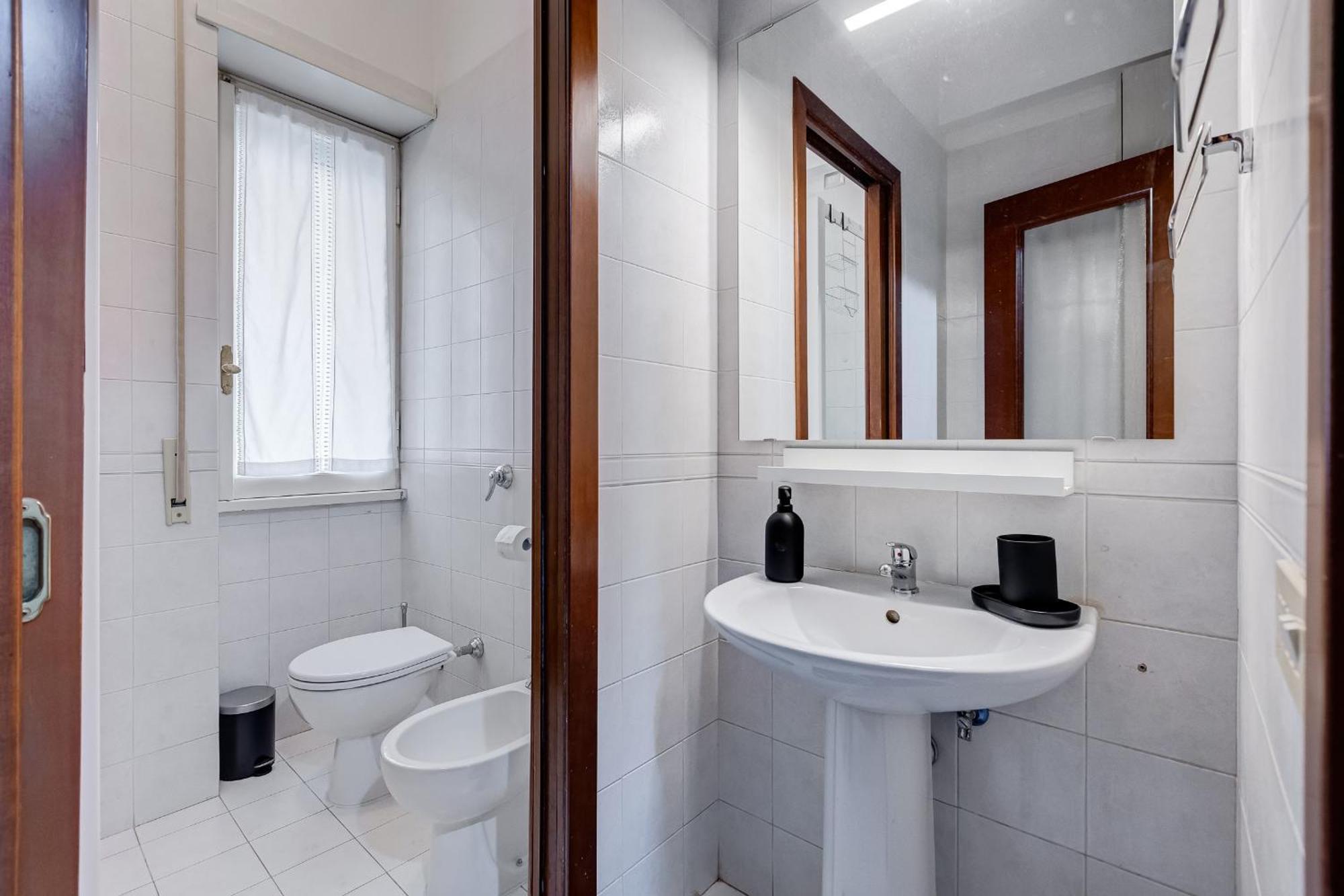 Appartamento Cozy 2-bedroom Flat With Balcony In Monteverde Roma