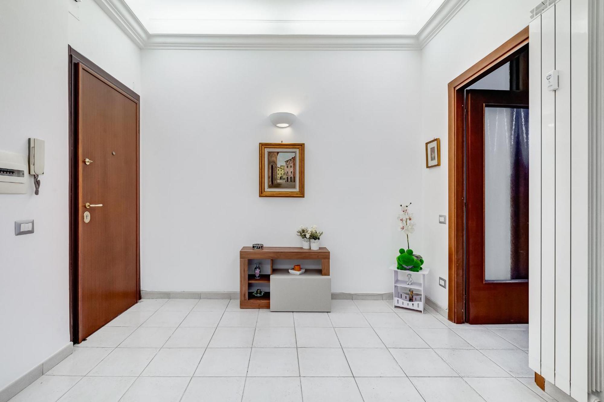Cozy 2-bedroom Flat With Balcony In Monteverde Roma